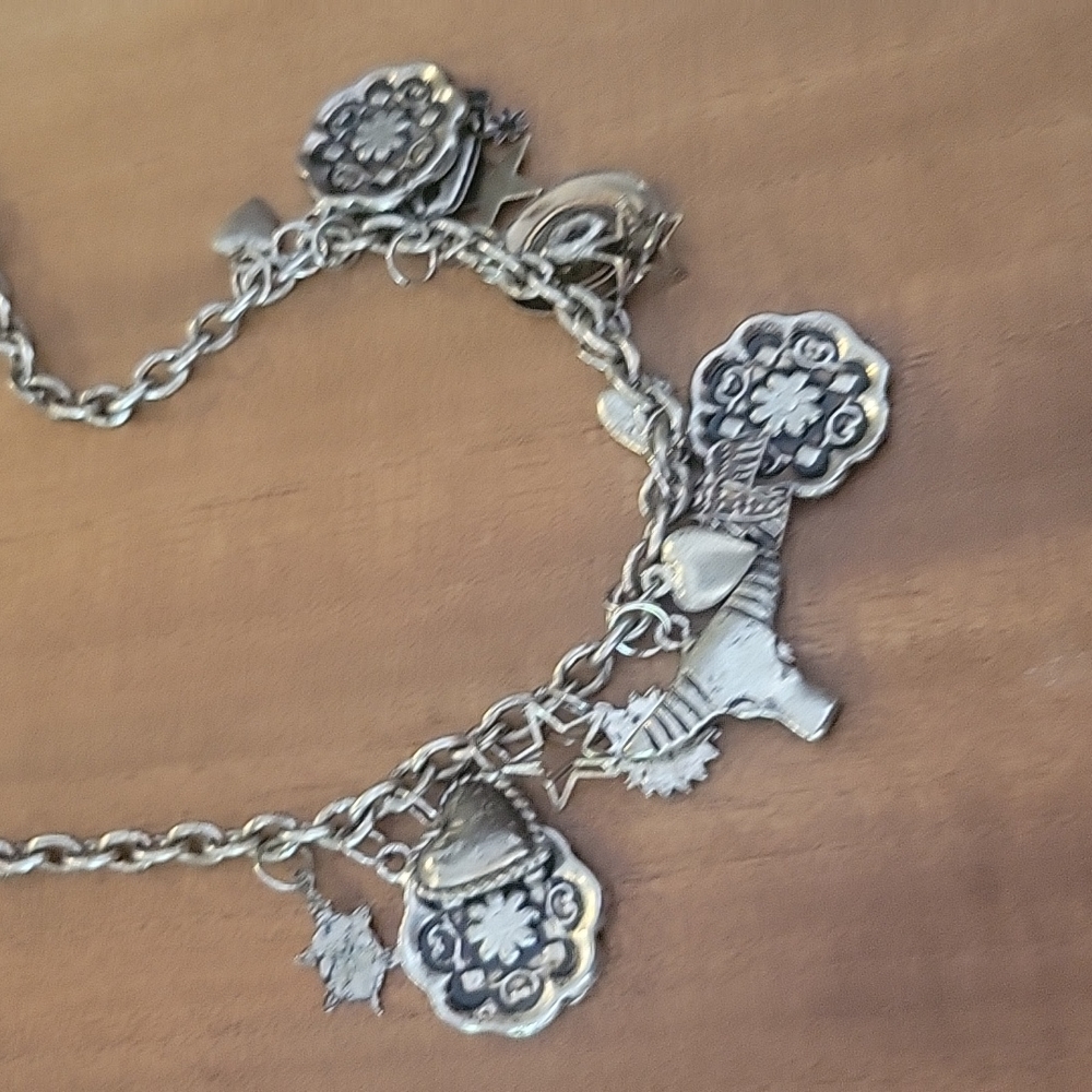 Western charm necklace - Picture 2 of 5